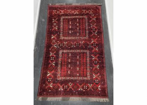 שטיח ישן עבודת יד, מידות: 145X246 ס"מ.