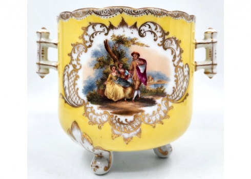עציץ (Jardiniere) גרמני עתיק, עשוי פורצלן, יוצר באחד ממפעלי דרזדן המאה ה-19