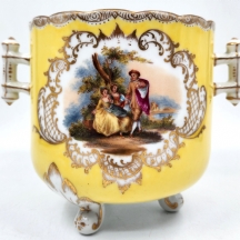 עציץ (Jardiniere) גרמני עתיק, עשוי פורצלן, יוצר באחד ממפעלי דרזדן המאה ה-19