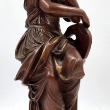 פסל ברונזה צרפתי עתיק מהמאה ה-19, בדמותה של סאפפו (Sappho)