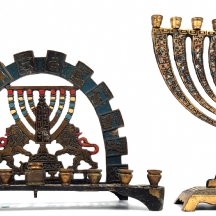 לוט של 2 חנוכיות ישנות, עשויות פליז