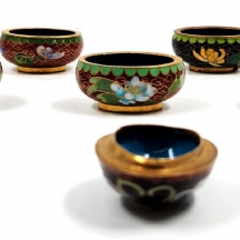 לאספני קלואזונה - לוט של 8 קעריות קלואזונה (Cloisonne)