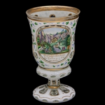 גביע בוהמי עתיק מסוג 'beaker cup'
