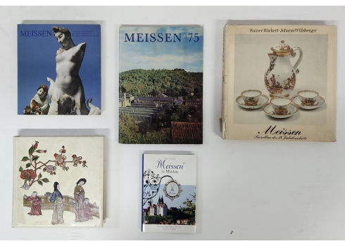 לוט של של 5 ספרי אומנות גרמניים ישנים, בנושא פורצלן, רובם מתוצרת 'מייסן'