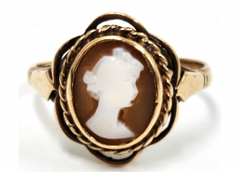 טבעת אנגלית עתיקה (ויקטוריאנית) מסוף המאה ה-19 עשויה זהב משובצת קמיאו
