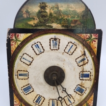 שעון קיר גרמני עתיק משנת 1870 בקירוב, עשוי עץ מצוייר