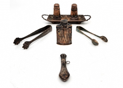 לוט של 7 חפצי כסף ישנים קטנים, שונים, בעיצובים ויצרנים שונים, כולם חתומים