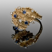 טבעת זהב ישנה משובצת יהלומים ואבני ספיר