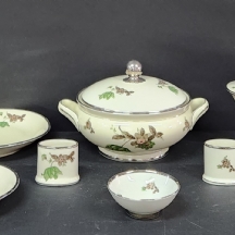 חלק סט אוכל דני ישן מתוצרת: 'Kjøbenhavns Porcellains Maleri', עשוי פורצלן מעוטר