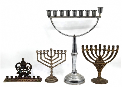 לוט של 4 חנוכיות ישנות