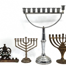 לוט של 4 חנוכיות ישנות