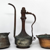 לוט של 3 כלי נחושת אסלאמיים עתיקים בני יותר ממאה שנה (1180-1920 בקירוב)