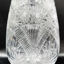 כד קריסטל ישן וכבד מלוטש בעבודת יד, צורת טיפה פחוסה