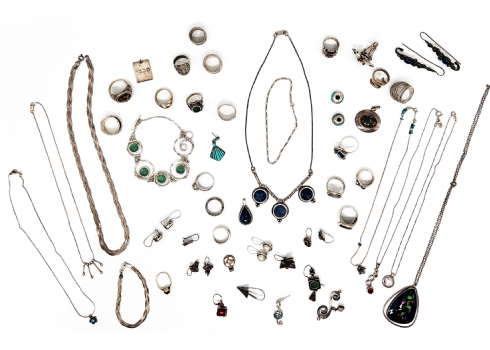 לוט סוחרים גדול ומגוון של 54 תכשיטי כסף ישנים שונים (יצרנים ודגמים שונים)