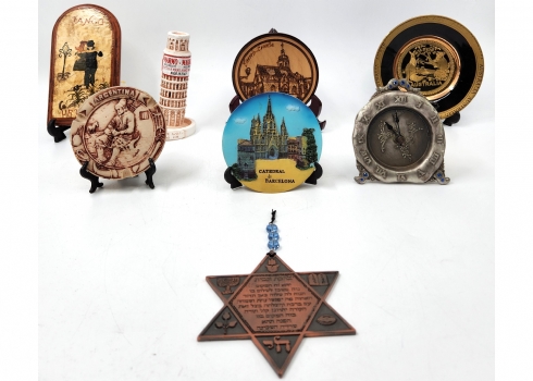 לוט של 8 חפצים דקורטיביים וקישוטיים ישנים שונים