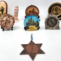 לוט של 8 חפצים דקורטיביים וקישוטיים ישנים שונים