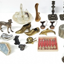 לוט גדול של 19 כלי מתכת ישנים ועתיקים שונים