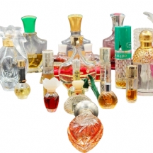 לוט של 24 בקבוקי בושם משומשים