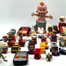 לוט של 41 צעצועים ישנים