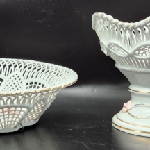 לוט של 2 כלי פורצלן רומניים ישנים