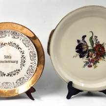 מחפשים מתנה ליובל נישואין? לוט הכולל צלחת מוזהבת לרגל 50 שנות נישואין