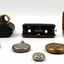 לוט סוחרים הכולל 10 חפצים ישנים שונים