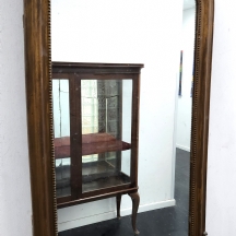 מראה ישנה בסגנון עתיק