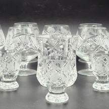 לוט של 13 כוסות קריסטל ישנות