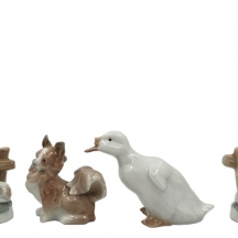 לוט של 4 חפצי פורצלן שונים