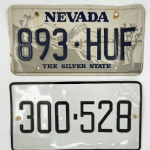 לוט של 2 לוחיות רישוי אמריקאיות ישנות