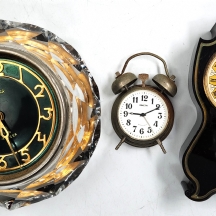 לוט של 3 שעונים שולחנים ישנים שונים