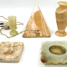 לוט של 5 חפצים שולחנים ישנים שונים, עשוים אוניקס מצרי