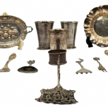 לוט של 12 כלי כסף ישנים ועתיקים שונים, כולם חתומים, מצב משומש בהתאם לגיל