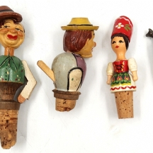 לאספני פקקים ישנים ועתיקים לבקבוקי יין - לוט של 4 פקקים שונים