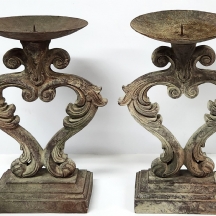 זוג פמוטים ישנים וגדולים, בסגנון עתיק