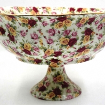 סנטרפיס פורצלן גדול ומרשים