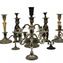 לוט של 12 קנדלברות ופמוטים ישנים שונים