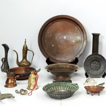 לוט של 23 חפצי מתכת ישנים שונים, עשויים ממתכות שונות