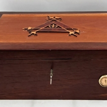 יומידור Humidor, כולל היגרומטר, עשוי עץ