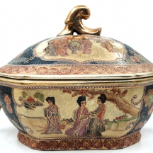 כלי סיני דקורטיבי מתומן