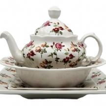 לוט של 4 כלי הגשה מעוצבים, עשויים חרסינה, מעוטרים בהדפס של שושנים אדומות על רקע