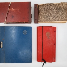 לוט של מאות בולים ועשרות מעטפות יום א' מבוילות.