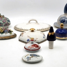 לוט של 9 מכסים ישנים ועתיקים מפורצלן