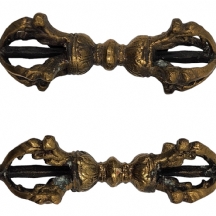זוג פגיונות ואג'רה (vajra) טיבטיים ישנים מיניאטוריים, עשויים ברונזה