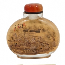 בקבוק הרחה (Snuff Bottle) סיני עשוי זכוכית, מעוטר מצידו הפנימי