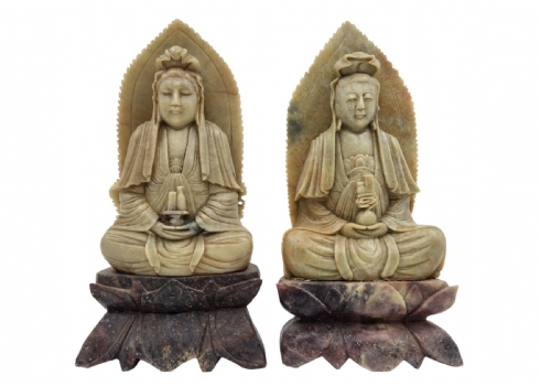 זוג פסלים סינים ישנים ויפים, עשויים אבן סבון (soapstone) של גואנין (Guanyin)