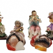 לוט של 8 פסלונים ישנים דקורטיביים עשויים חומרים יצוקים או פורצלן