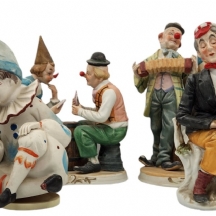 לוט של 4 פסלי חרסינה דקורטיביים, צבועים ביד, לא חתומים