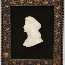 תבליט שיש אלבסטר עתיק מהמאה ה-19 בדמותו של הצייר רפאל משנת 1850