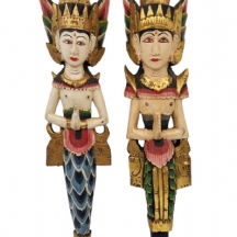 זוג קישוטי קיר דקורטיביים מבאלי (אינדונזיה), בדמותה של דאווי שינטה (Dewi Shinta)